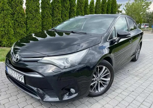 toyota avensis dzierzgoń Toyota Avensis cena 47900 przebieg: 240000, rok produkcji 2015 z Dzierzgoń